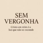 Sem Vergonha: O novo homem que não se esconde O choque mínimo necessário Há palavras que nos incomodam de propósito. Não porque são agressivas, mas porque nos chamam de volta à verdade. Ser sem vergonha é uma delas. A tradição nos ensinou a nos esconder. A baixar os olhos. A andar como se ainda fôssemos Adão. Mas a cruz não nos chama ao esconderijo — ela nos chama à luz. Cristo em nós é o fim da vergonha. E viver sem vergonha é o mínimo necessário para quem foi feito filho. 1. A vergonha é o que trava a nova criação O primeiro fruto do pecado não foi a maldade — foi a vergonha. “Tive medo, porque estava nu, e me escondi.” Adão perdeu a glória e, ao perceber, se escondeu. E a partir dali, a humanidade passou a viver escondida de Deus e dos outros. Essa vergonha se torna um sistema. Ela veste o homem com folhas. Com rituais. Com boas obras. Com falsa humildade. Mas o medo continua lá. Porque a vergonha é o cárcere da nova criação. 2. O novo homem não se envergonha da luz Jesus veio sem vergonha. Sem medo de ser chamado de filho. Sem medo de dizer: “Eu sou.” Sem medo de viver cheio da glória do Pai — mesmo num mundo que só conhecia sombras. “Eu sou a luz do mundo.” “Quem me vê, vê o Pai.” “Eu sou o pão, o caminho, a ressurreição.” Essas frases não são títulos — são identidade revelada. E Ele diz aos discípulos: “Vocês são a luz do mundo.” O que é isso, senão a transferência do “Eu Sou” para dentro de nós? Uma nova identidade que não cabe mais na vergonha de Adão. 3. Jesus disse: “Se vocês não crerem que Eu Sou...” “Se vocês não crerem que Eu Sou, morrerão em seus pecados.” Ele não disse: “Se vocês não crerem no que eu faço.” Nem: “Se vocês não crerem no que eu ensino.” Mas sim: “Se vocês não crerem que Eu Sou...” Ou seja: Se vocês não crerem quem Eu sou — não conhecerão quem vocês são. Porque crer que Ele é, é o único caminho para descobrir que nós também somos — filhos, luz, parte do Corpo. E se nós não crermos que somos...? Então morreremos também. Não mais no sentido de perdição eterna, mas na experiência de não viver o novo homem, de não manifestar o Cristo em nós. O “Eu Sou” dEle nos chamou. O “Eu Sou” em nós nos levanta. 4. Ide... e vejam que Eu estou com vocês A tradição nos ensinou: “Ide por todo o mundo, e eis que estou convosco.” Mas a linguagem do Espírito diz: “Ide... e vejam que Eu estou com vocês.” Não é uma presença apenas prometida, mas real, atual, viva. O “Eu Sou” vai conosco. O “Eu Sou” habita em nós. Por isso, não basta ir. É preciso crer — e ver. Crer que Ele é, e ver que nós somos com Ele. 5. O escândalo da graça: ser sem vergonha A tradição diz: “Não se ache.” A cruz diz: “Ache-se em Cristo.” A religião diz: “Não diga ‘eu sou’.” O Espírito diz: “Diga sim — Cristo vive em mim.” Não se trata de arrogância. É reconhecer que a velha natureza morreu, e que o novo homem já não tem do que se envergonhar. Viver escondido, chamando isso de reverência, é o mesmo que negar a eficácia da cruz. Conclusão “Negar que Cristo vive em mim é negar a cruz.” “Negar que sou filho é envergonhar o Pai.” Por isso, ser sem vergonha é o começo da glória. E quem anda na luz, não anda disfarçado.